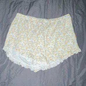 Women’s sleep shorts, fuzzy white with yellow flowers!